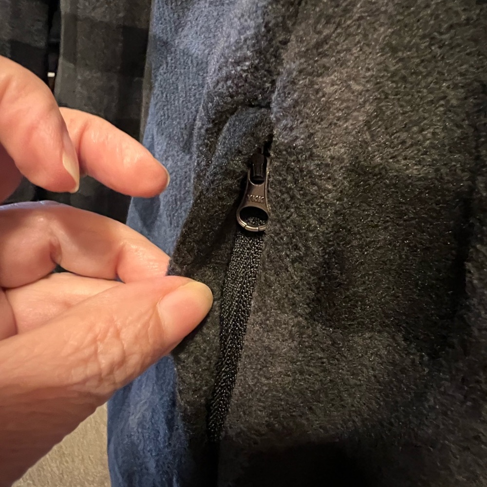 Nwt: Amazon Essentials 4x Fleece Zippered Pocket … - image 7